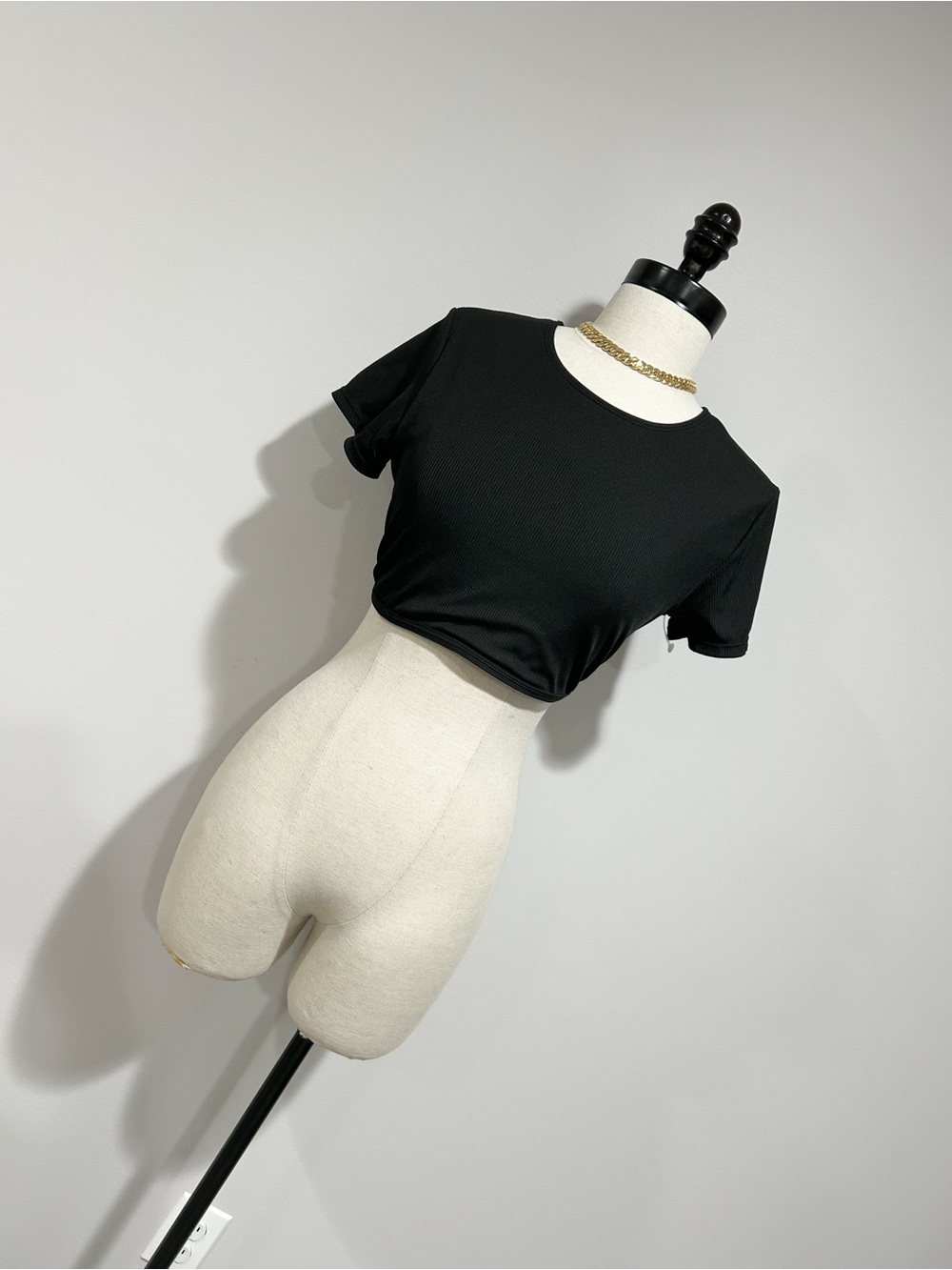 Everyday Black Short Sleeve Crop Top